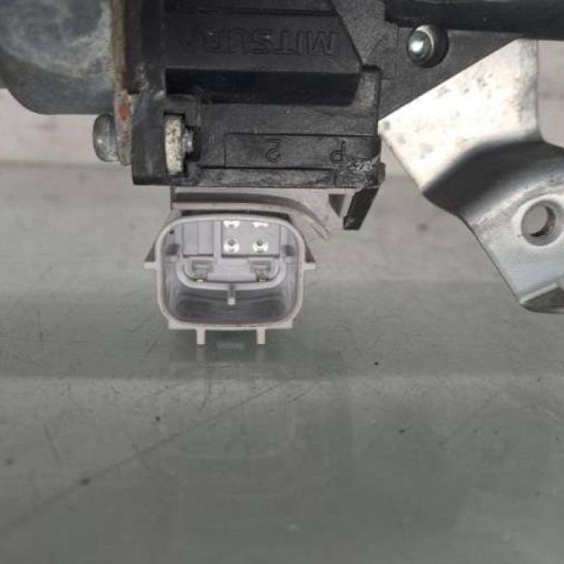 Leve vitre electrique avant droit NISSAN JUKE 1