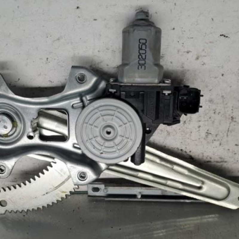 Leve vitre electrique arriere droit NISSAN JUKE 1