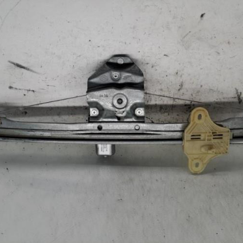 Leve vitre electrique avant droit RENAULT CAPTUR 1