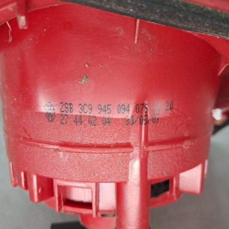 Feu arriere secondaire droit (feux) VOLKSWAGEN PASSAT 5