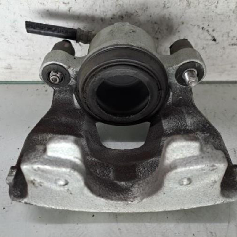 Etrier avant gauche (freinage) TOYOTA YARIS 4