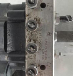 Bloc ABS (freins anti-blocage) MERCEDES CLASSE A 176 Photo n°3