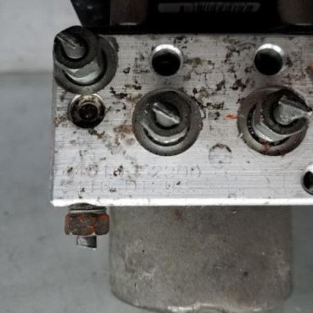 Bloc ABS (freins anti-blocage) TOYOTA YARIS 1