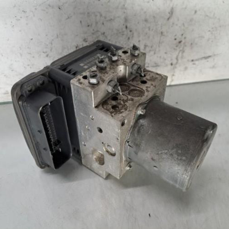 Bloc ABS (freins anti-blocage) MERCEDES CLASSE E 211