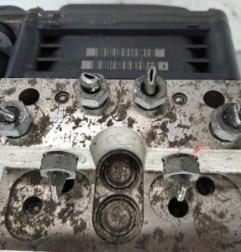 Bloc ABS (freins anti-blocage) MERCEDES CLASSE E 211 Photo n°4