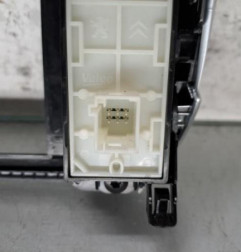 Commande autoradio PEUGEOT 2008 1 Photo n°5