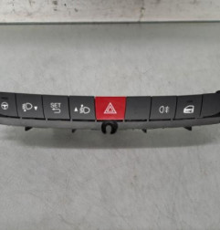 Bouton de warning FIAT 500L Photo n°4