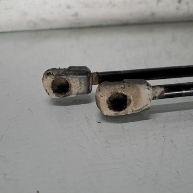 Verin de coffre MERCEDES CLASSE A 176