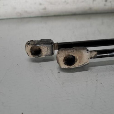 Verin de coffre MERCEDES CLASSE A 176 Photo n°1