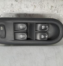 Interrupteur de leve vitre avant gauche RENAULT CLIO 3 Photo n°1