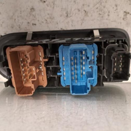 Interrupteur de leve vitre avant gauche RENAULT CLIO 3