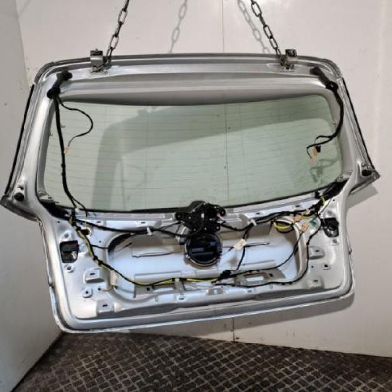 Malle/Hayon arriere VOLKSWAGEN GOLF 5