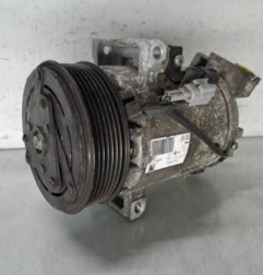 Compresseur clim RENAULT CLIO 4 Photo n°1
