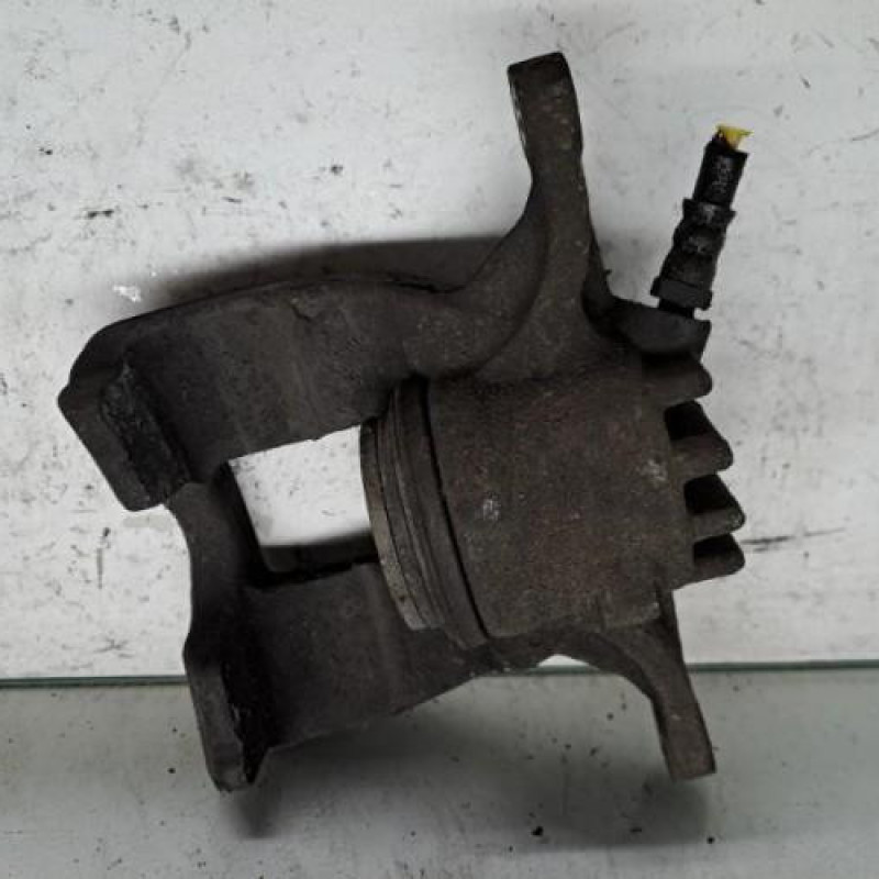 Etrier avant gauche (freinage) RENAULT TRAFIC 3