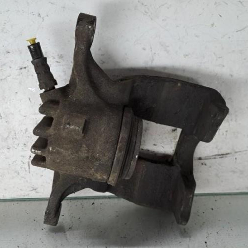 Etrier avant droit (freinage) RENAULT TRAFIC 3