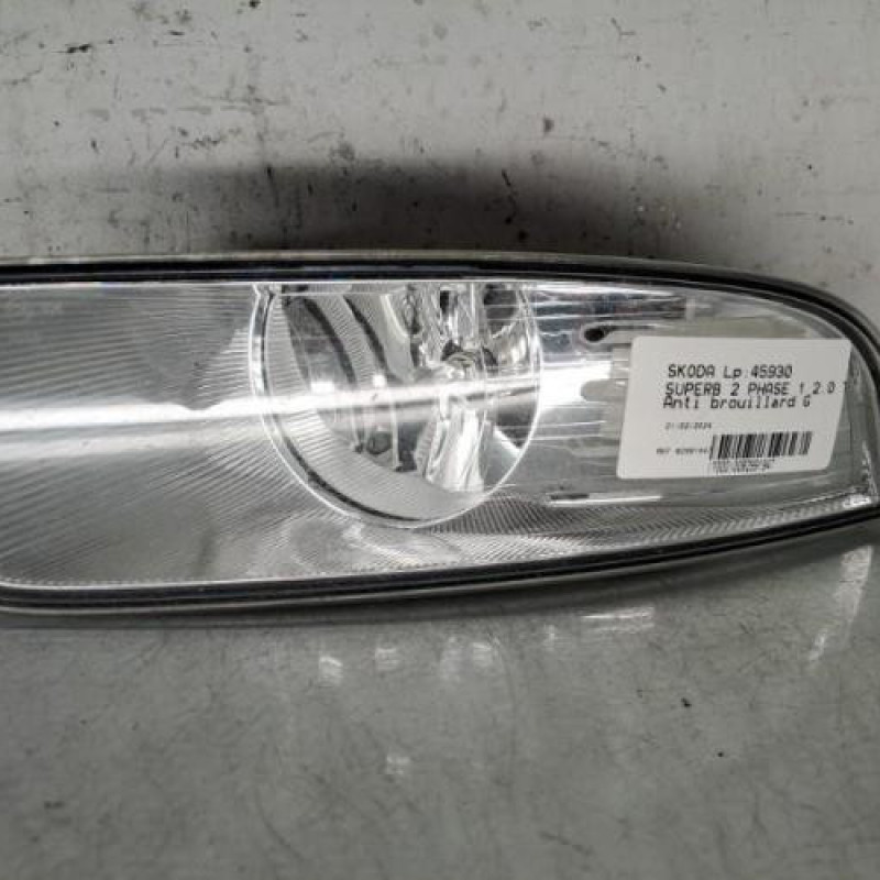 Anti brouillard gauche (feux) SKODA SUPERB 2