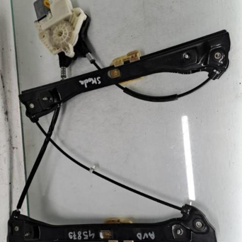 Leve vitre electrique avant droit SKODA RAPID