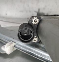 Leve vitre electrique avant droit DACIA DUSTER 1