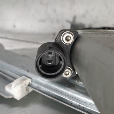 Leve vitre electrique avant droit DACIA DUSTER 1