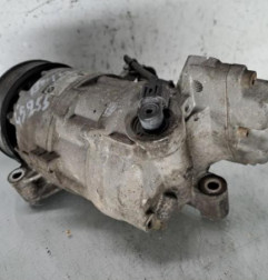 Compresseur clim BMW SERIE 1 E87 Photo n°3