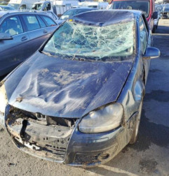 Feu arriere secondaire droit (feux) VOLKSWAGEN GOLF 5 Photo n°5