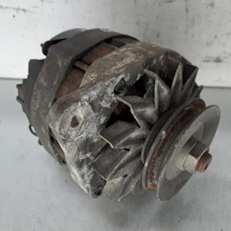 Alternateur RENAULT TRAFIC 1