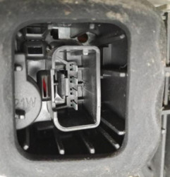 Feu arriere principal gauche (feux) VOLKSWAGEN GOLF 5 Photo n°3