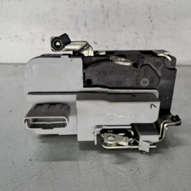 Serrure avant gauche PEUGEOT 206+