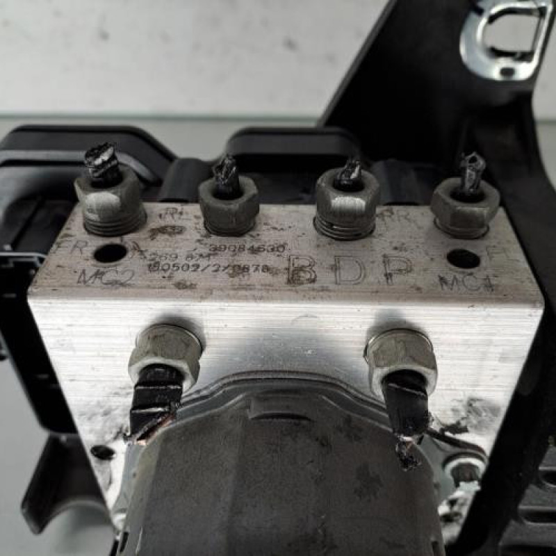 Bloc ABS (freins anti-blocage) OPEL CORSA E