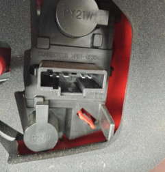 Feu arriere principal gauche (feux) PEUGEOT 206+ Photo n°3