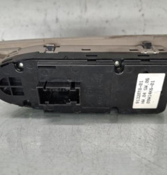 Interrupteur de leve vitre avant gauche BMW SERIE 1 E87 Photo n°1