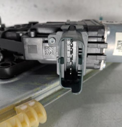 Leve vitre electrique arriere droit RENAULT MEGANE 4 Photo n°1