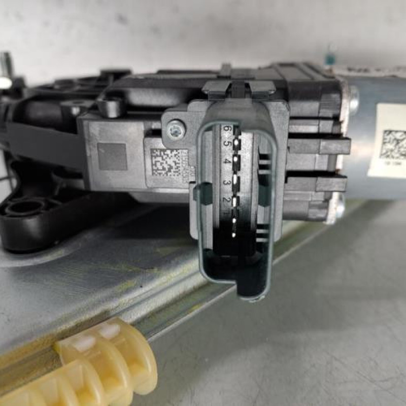 Leve vitre electrique arriere droit RENAULT MEGANE 4