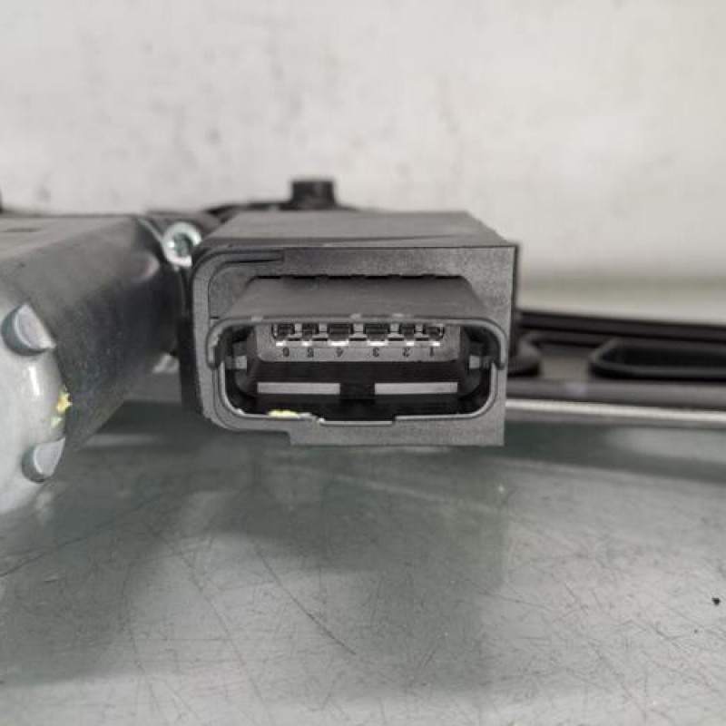 Leve vitre electrique avant gauche PEUGEOT 5008 2