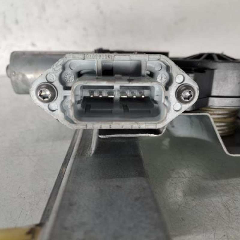 Leve vitre electrique avant gauche RENAULT CLIO 4