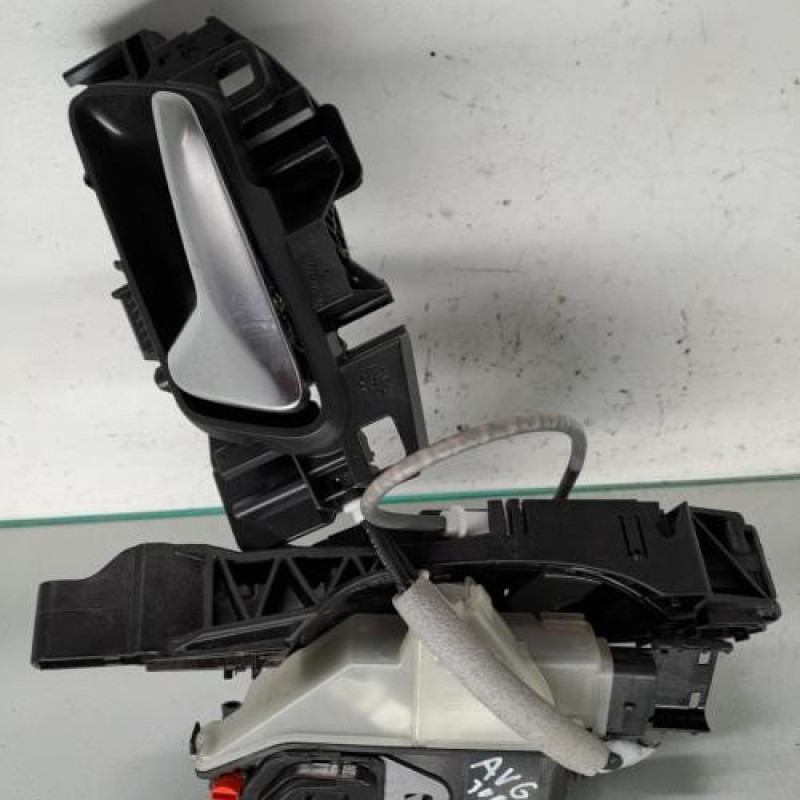 Serrure avant gauche PEUGEOT 3008 2