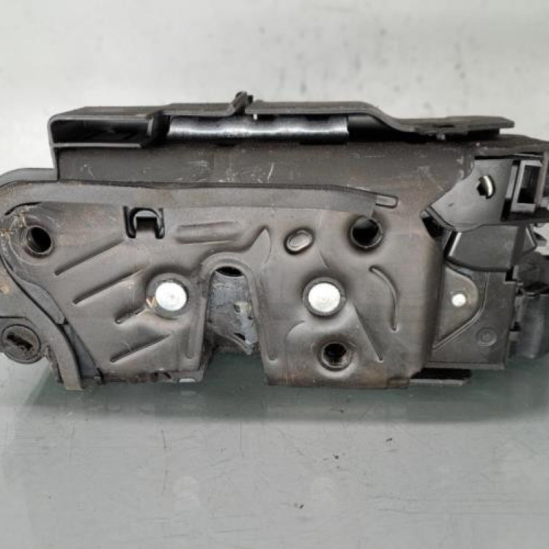 Serrure avant droit VOLKSWAGEN POLO 6