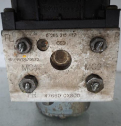 Bloc ABS (freins anti-blocage) NISSAN TERRANO 2 Photo n°1