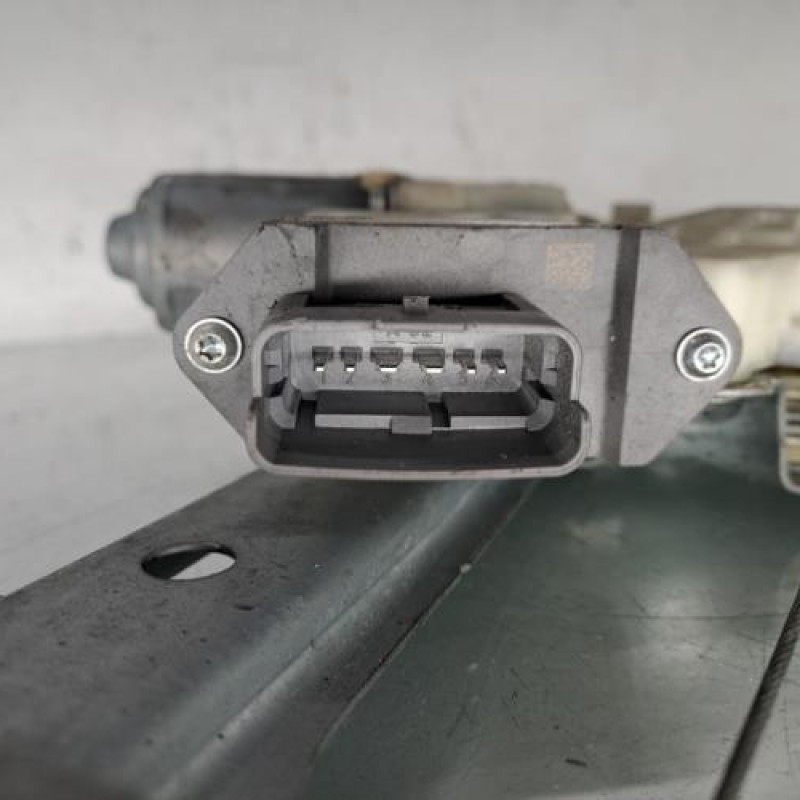 Leve vitre electrique avant droit PEUGEOT 3008 1