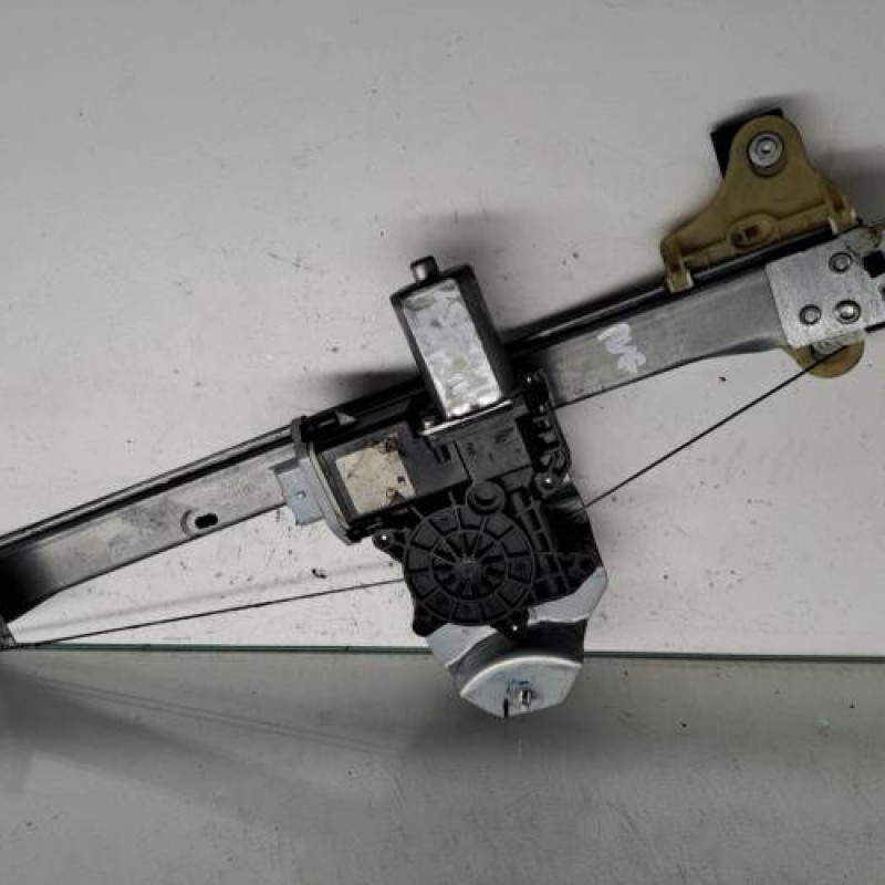 Leve vitre electrique avant gauche RENAULT CLIO 4
