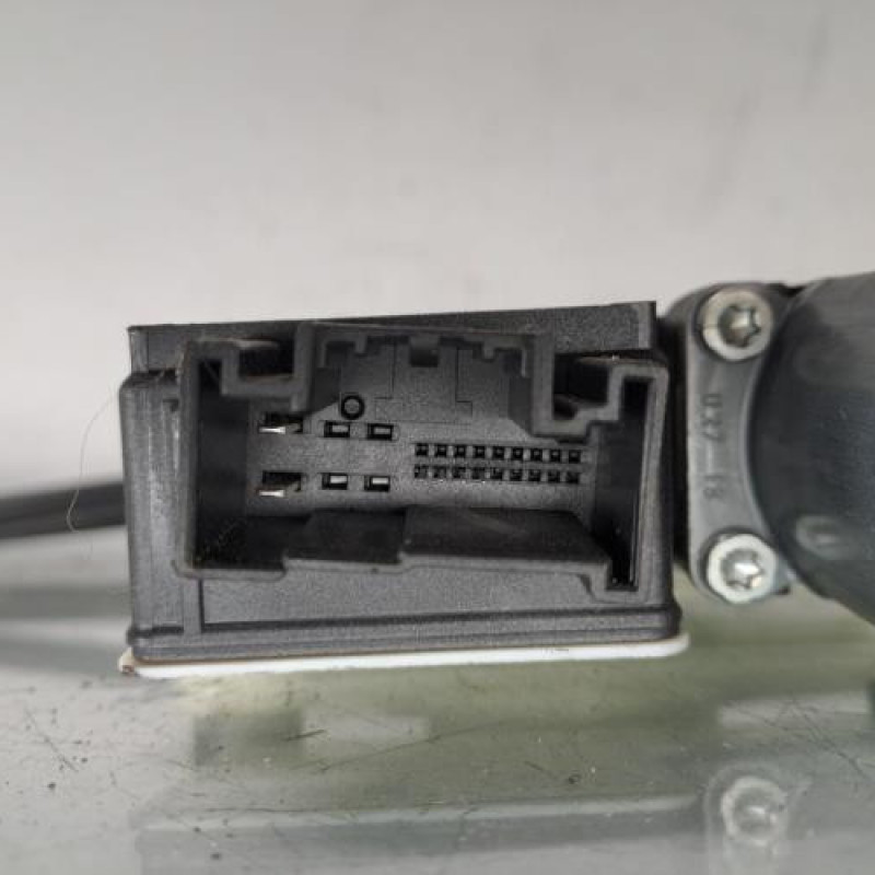 Leve vitre electrique avant droit VOLKSWAGEN POLO 6