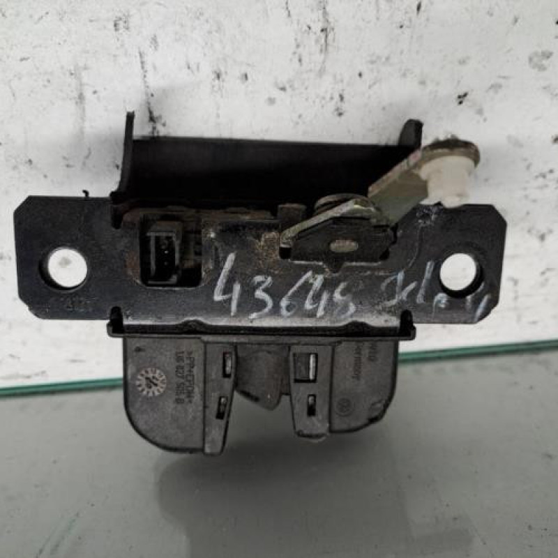 Serrure de hayon VOLKSWAGEN GOLF 4