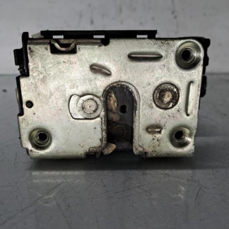 Serrure avant droit RENAULT R19