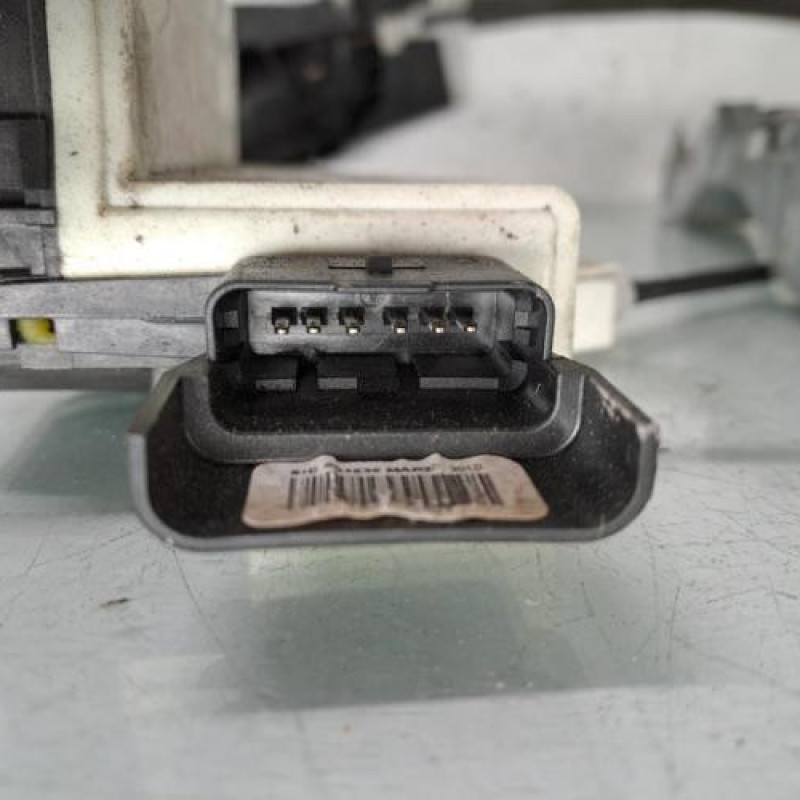 Serrure avant droit CITROEN BERLINGO 2