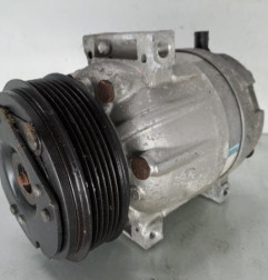 Compresseur clim RENAULT LAGUNA 2 Photo n°1