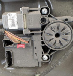 Leve vitre electrique avant gauche VOLKSWAGEN PASSAT 5 Photo n°4