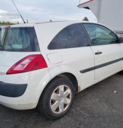 Pare choc arriere RENAULT MEGANE 2 Photo n°8