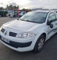 Pare choc arriere RENAULT MEGANE 2 Photo n°10