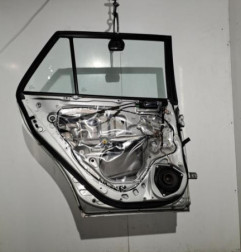 Porte arriere gauche TOYOTA AVENSIS 2 Photo n°1