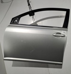 Porte avant gauche TOYOTA AVENSIS 2 Photo n°1